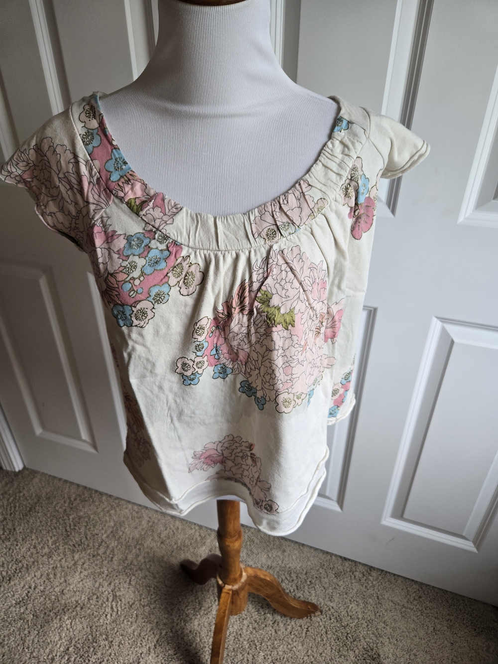 Anthropologie Cream Floral Scoop-Neck Blouse with Pink & Blue Accents - Medium
